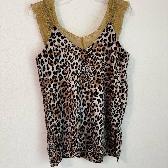 Umgee Leopard Print Lace Trim Top Tan/Brown Size S - Picture 2 of 9